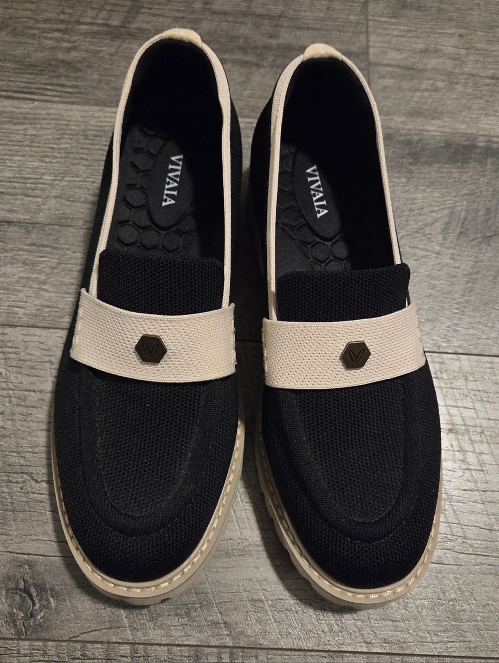Vivaia - Round-Toe Platform Chunky Heel Loafers SIZE: 38.5